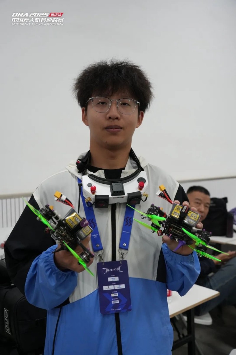 V6新品一電難求 V6新品一電難求